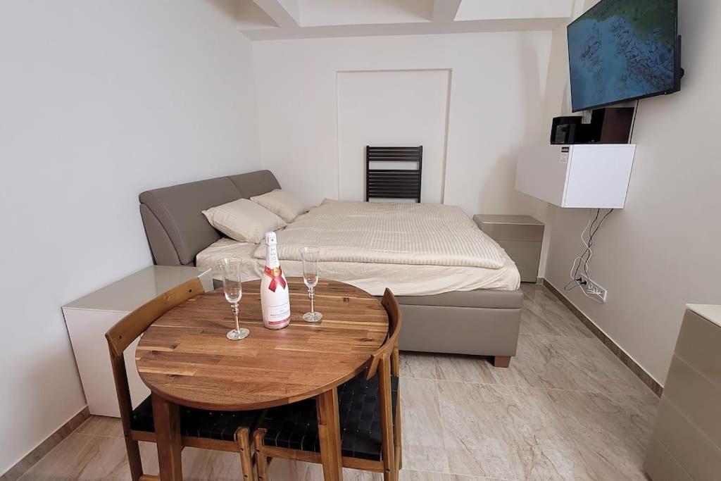 Luxusni Apartman Nedaleko Centra プラハ エクステリア 写真