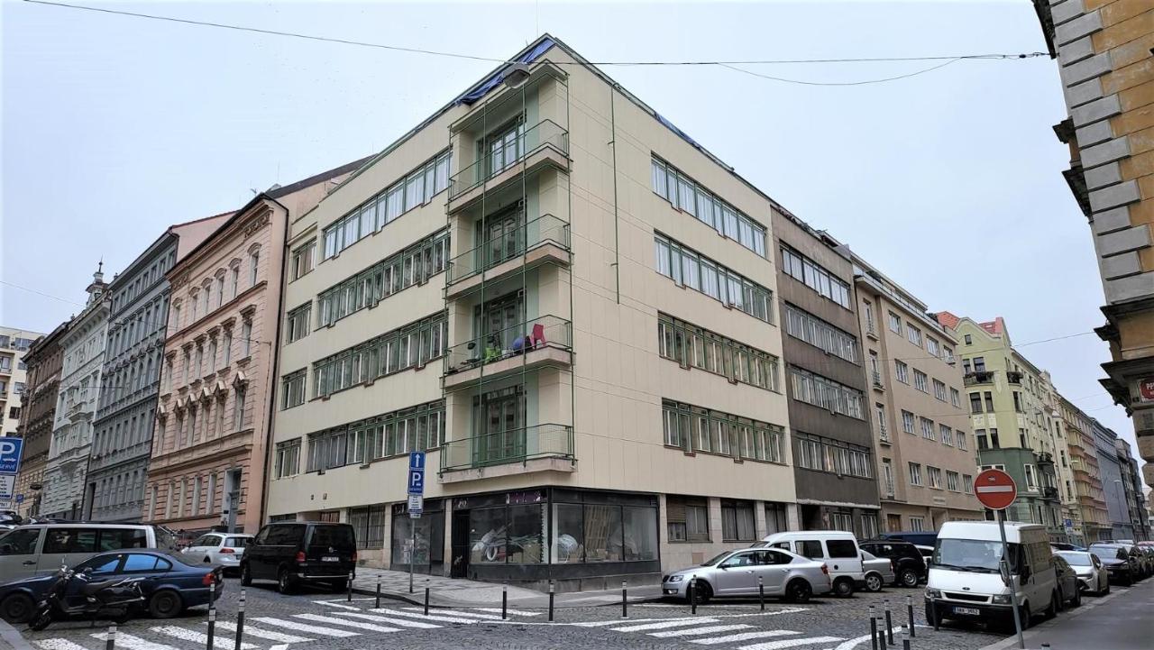Luxusni Apartman Nedaleko Centra プラハ エクステリア 写真